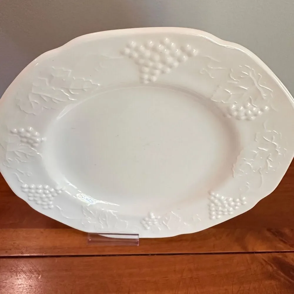 Vtg Indiana Colony Harvest Grape Milk Glass 5 Pc Set Plate Cup Saucer Cream Suga